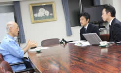 弊社代表・徳武と望月先生